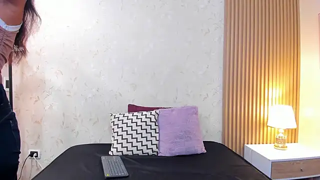 Snapshot of aliceandsia chatting on 07.15.26 aliceandsia online show from 07.15.26
