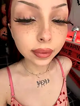 Snapshot of Lina_Thornton_ chatting on 10.16.25 Lina Thornton online show from 10.16.25