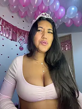 Snapshot of SharaRous chatting on 02.26.26 SharaRous online show from 02.26.26