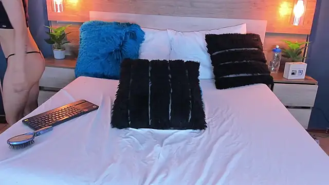 Snapshot of SusanAdams1 chatting on 10.07.25 SusanAdams1 online show from 10.07.25