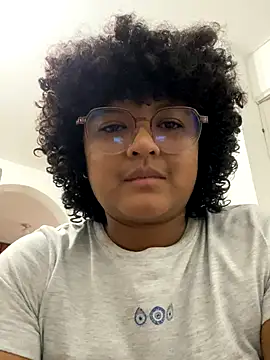 Snapshot of Rizos_hot_official chatting on 10.05.25 Rizos hot official online show from 10.05.25