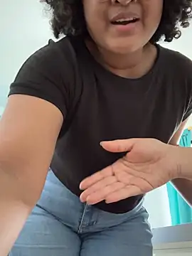 Snapshot of Rizos_hot_official chatting on 11.02.25 Rizos hot official online show from 11.02.25