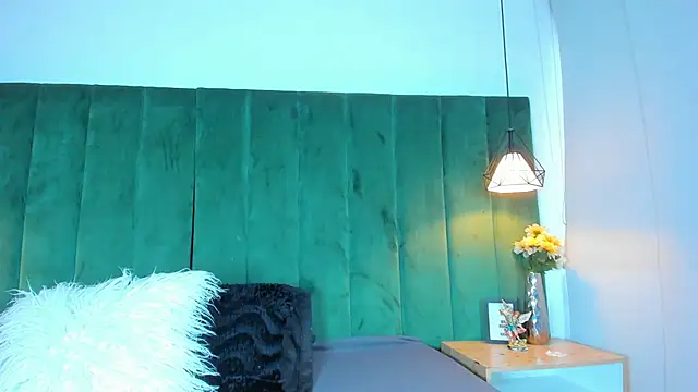 kittyy milk 001 online show from 10.03.25