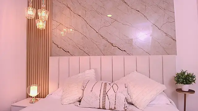 Snapshot of GraceMontgomery chatting on 10.18.25 GraceMontgomery online show from 10.18.25