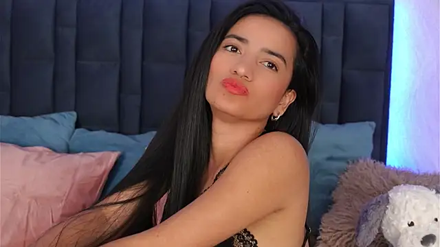 Snapshot of EmilyPrincy chatting on 10.06.25 EmilyPrincy online show from 10.06.25