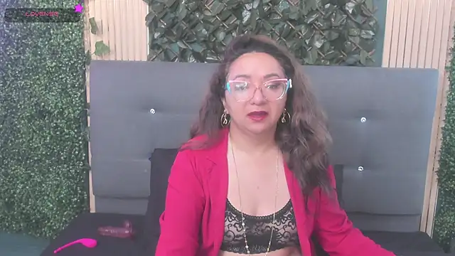 leyla smithh online show from 09.12.25