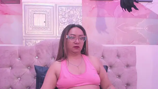 leyla smithh online show from 10.17.25