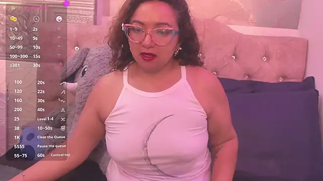 leyla smithh online show from 10.24.25