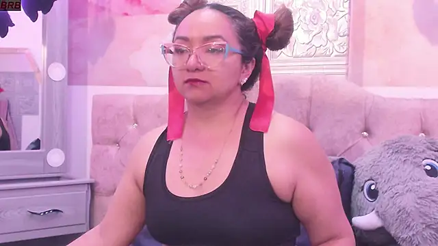 leyla smithh online show from 10.28.25