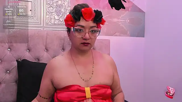 leyla smithh online show from 10.31.25