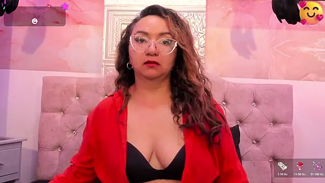 leyla smithh online show from 11.06.25