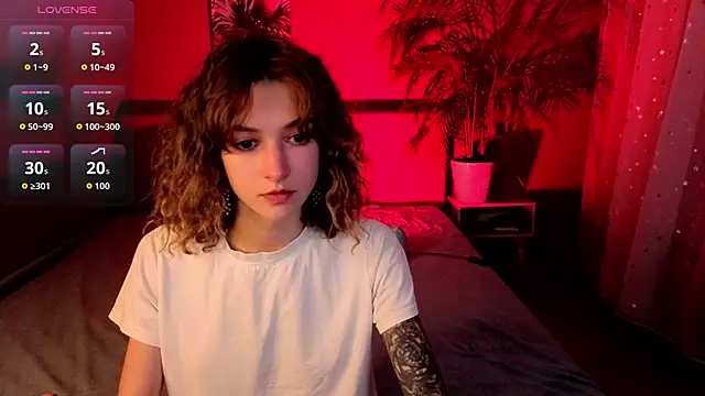 Snapshot of __grace__ chatting on 10.03.25 grace online show from 10.03.25