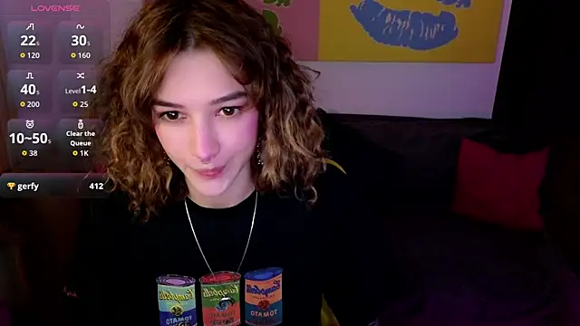 Snapshot of __grace__ chatting on 10.05.25 grace online show from 10.05.25