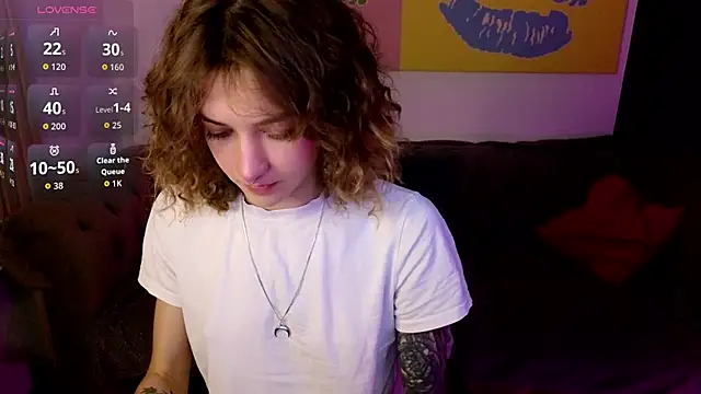 Snapshot of __grace__ chatting on 10.14.25 grace online show from 10.14.25