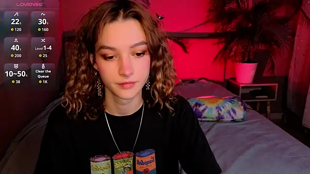 Snapshot of __grace__ chatting on 10.23.25 grace online show from 10.23.25