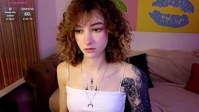 Snapshot of __grace__ chatting on 10.30.25 grace online show from 10.30.25