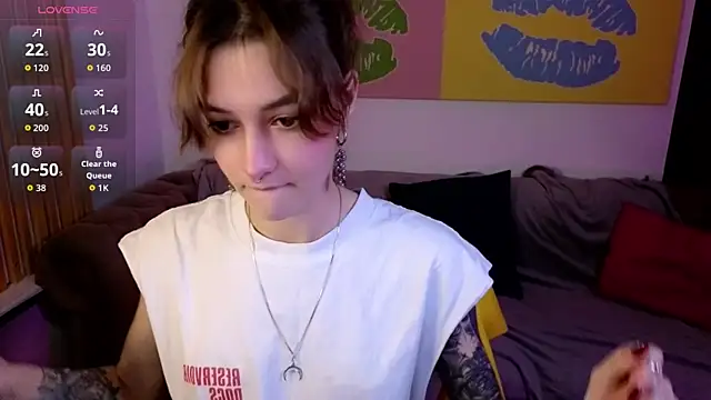 Snapshot of __grace__ chatting on 11.04.25 grace online show from 11.04.25