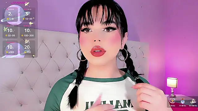 DaniielaV online show from 10.20.25