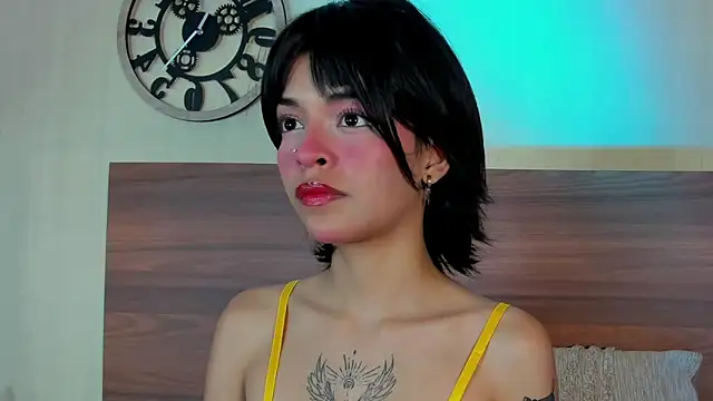 Snapshot of AnnyKitty_ chatting on 10.16.25 AnnyKitty online show from 10.16.25