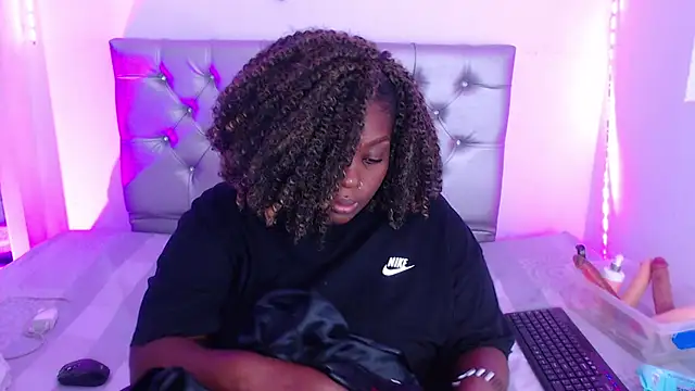 ebony NeighborMoans online show from 10.09.25