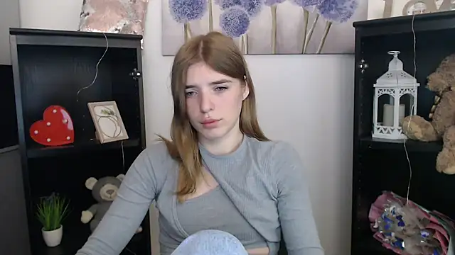 JuiceLips   online show from 10.06.25