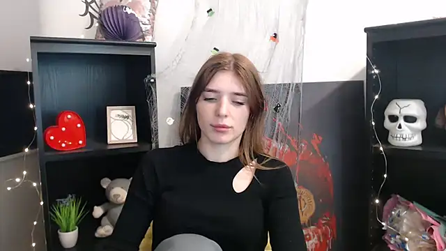 JuiceLips   online show from 11.12.25