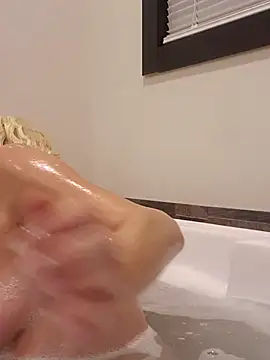 Snapshot of TaylorMade2223 chatting on 11.16.25 TaylorMade2223 online show from 11.16.25