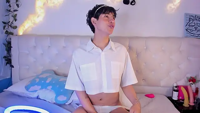 AleAurarashi online show from 12.19.25