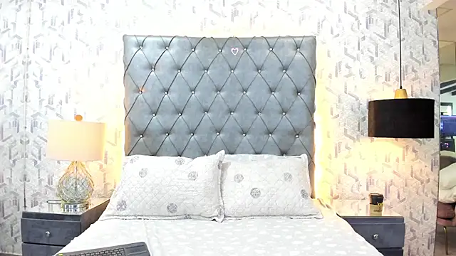 ScarletMore online show from 04.21.26