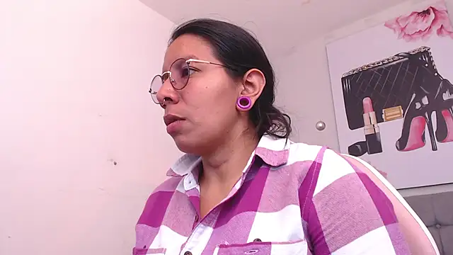 sophia reyes  online show from 09.11.25