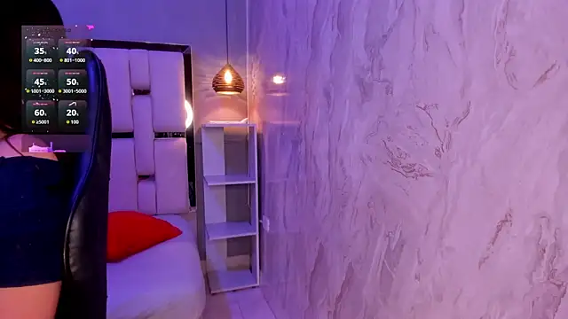 Snapshot of BBWCloe_ chatting on 09.09.25 BBWCloe online show from 09.09.25