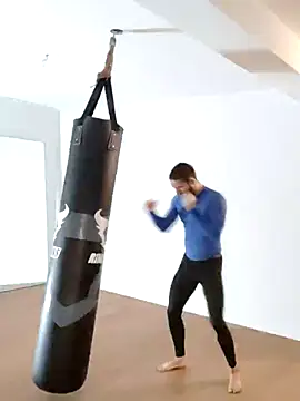 EyesNeverLies online show from 10.05.25