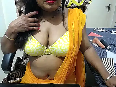 Snapshot of SexyArchiee chatting on 10.30.25 SexyArchiee online show from 10.30.25