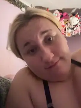 Snapshot of imawhorenslut19 chatting on 04.13.26 imawhorenslut19 online show from 04.13.26