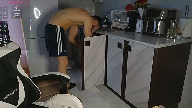 Snapshot of RyanStorm_ chatting on 11.09.25 RyanStorm online show from 11.09.25