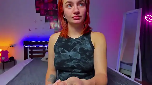 Snapshot of ArinaWinss chatting on 10.22.25 ArinaWinss online show from 10.22.25