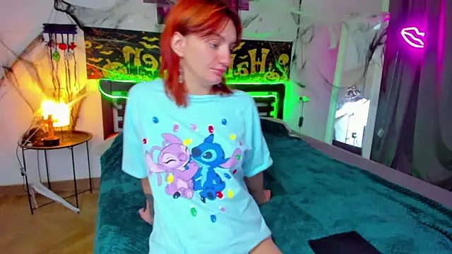 Snapshot of ArinaWinss chatting on 10.26.25 ArinaWinss online show from 10.26.25