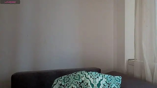 Snapshot of SkinnyMode chatting on 10.30.25 SkinnyMode online show from 10.30.25