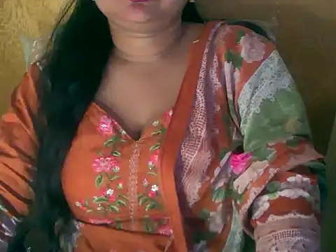 Saniya K online show from 10.16.25