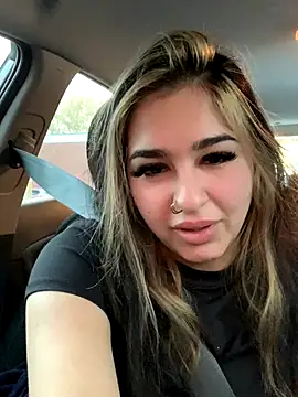 BrunetteBrat-xo online show from 10.28.25