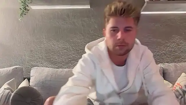 Snapshot of RioBlaze chatting on 09.30.25 RioBlaze online show from 09.30.25