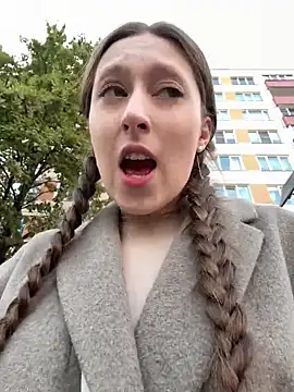 FroggyAnna online show from 10.03.25