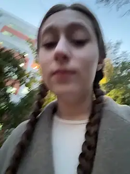 FroggyAnna online show from 10.13.25