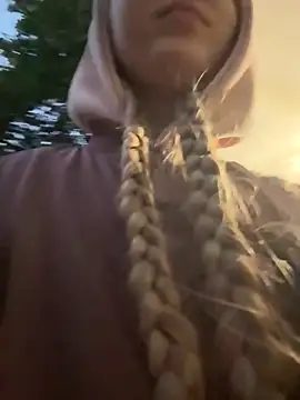 FroggyAnna online show from 10.14.25