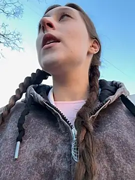 FroggyAnna online show from 10.19.25