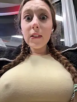 FroggyAnna online show from 12.04.25