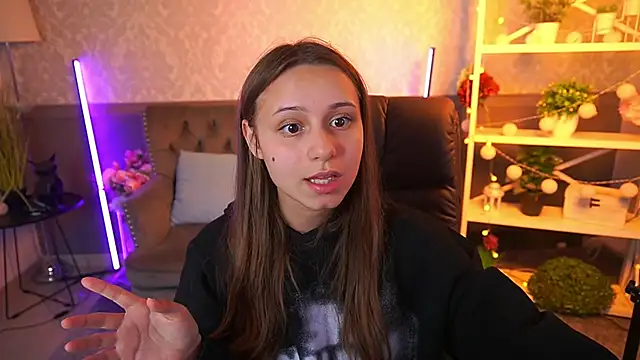 AnnaPearl online show from 10.04.25