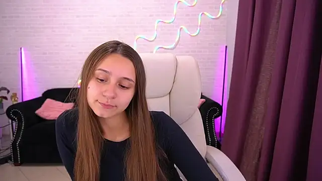 AnnaPearl online show from 11.08.25