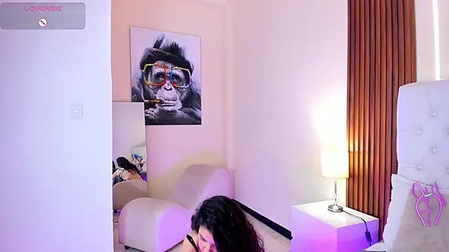 Snapshot of IrisLaurent chatting on 11.02.25 IrisLaurent online show from 11.02.25