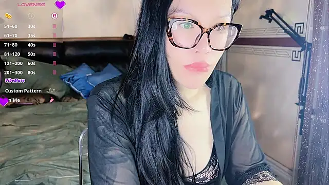 Snapshot of lingzi9333 chatting on 11.02.25 lingzi9333 online show from 11.02.25